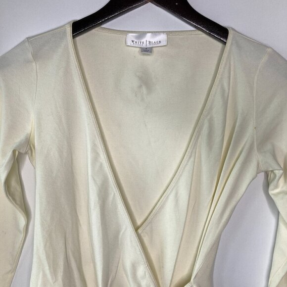 White House Black Market Women's Rhinestone Ornament Detail Wrap Top Size Small - Picture 2 of 9